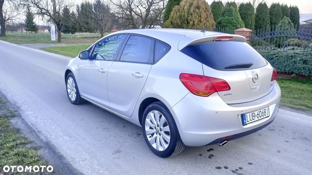 Opel Astra 1.4 Turbo Cosmo - 16