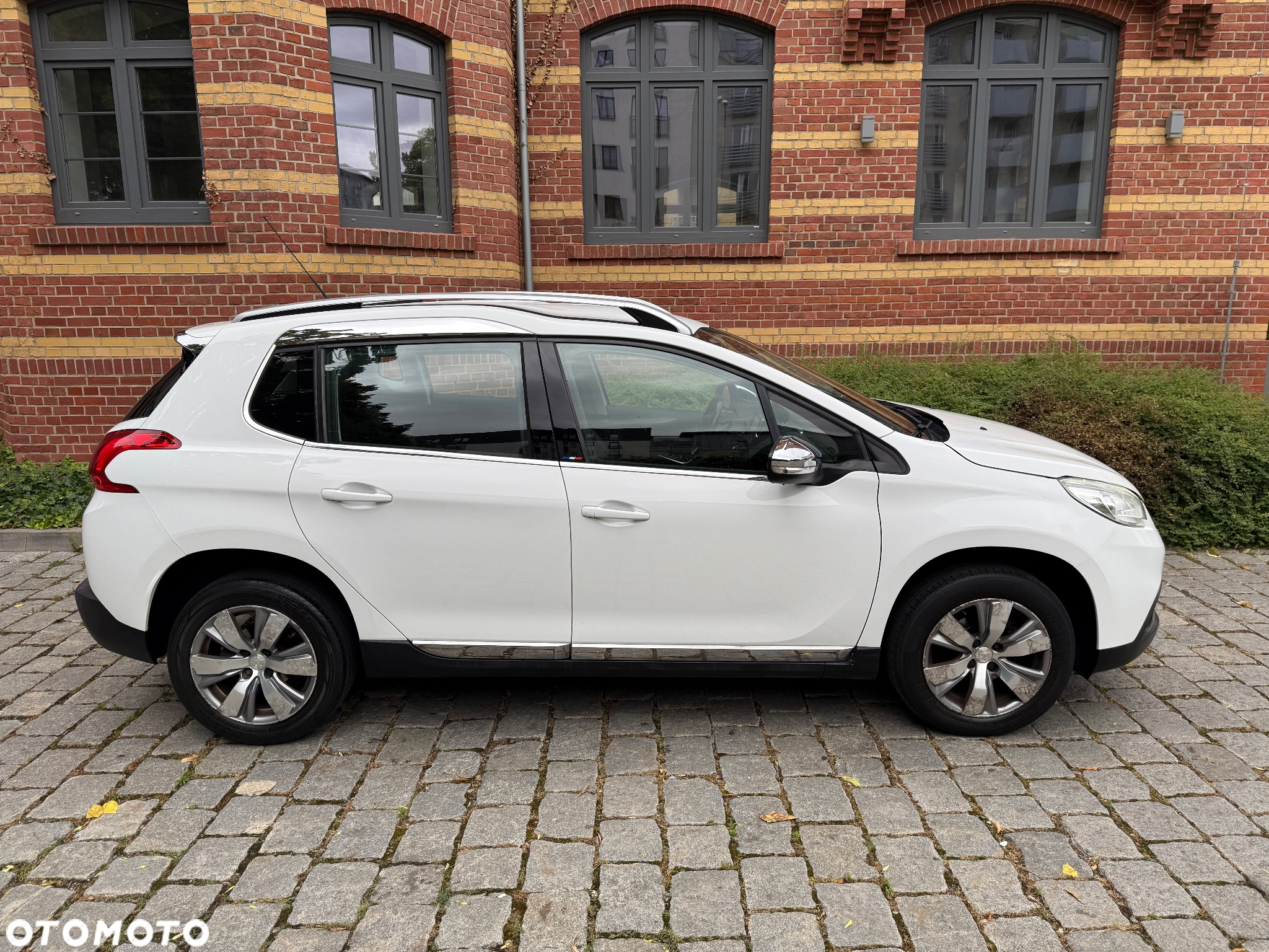 Peugeot 2008 1.6 BlueHDi Allure - 8