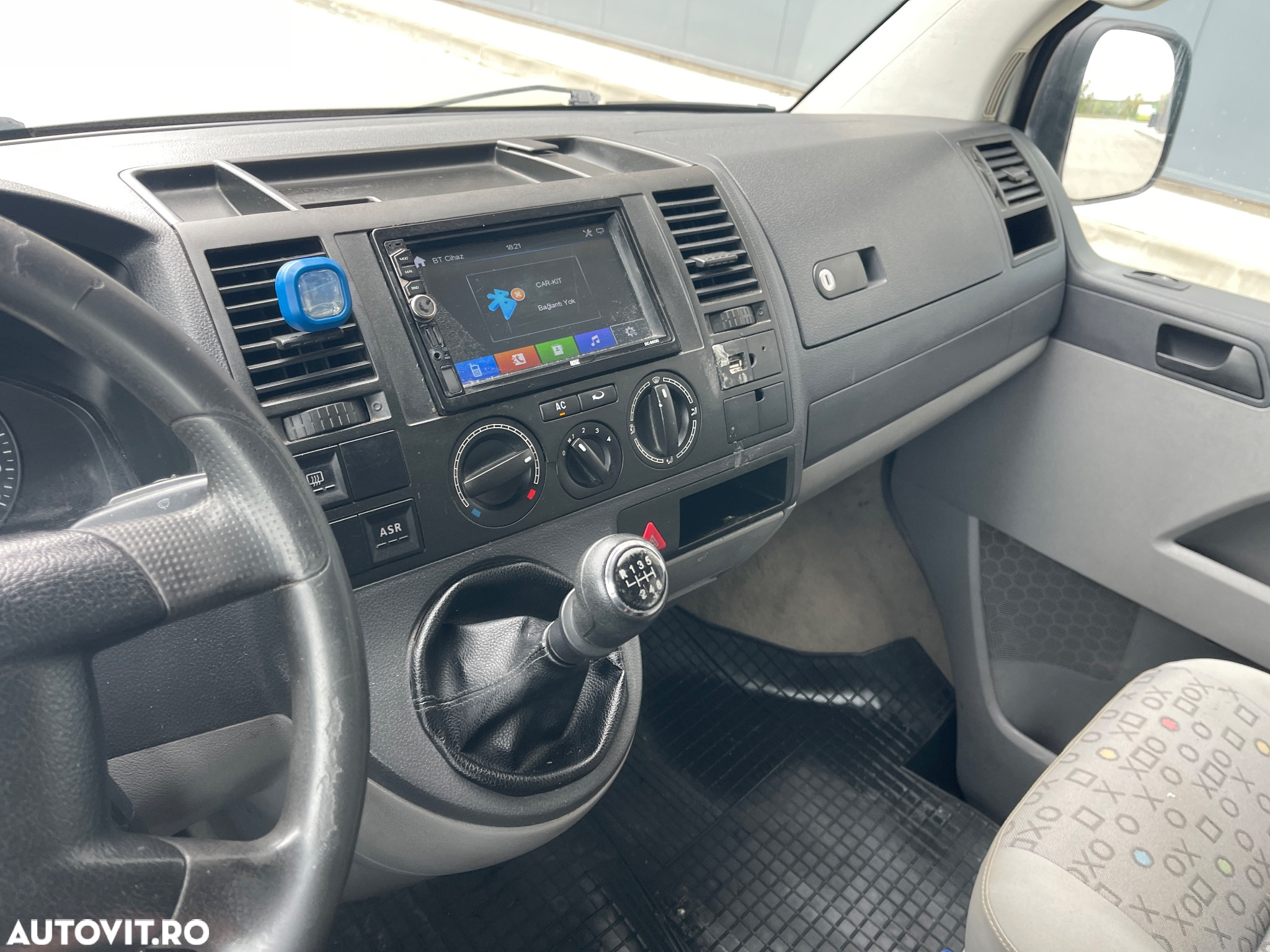 Volkswagen Transporter - 28