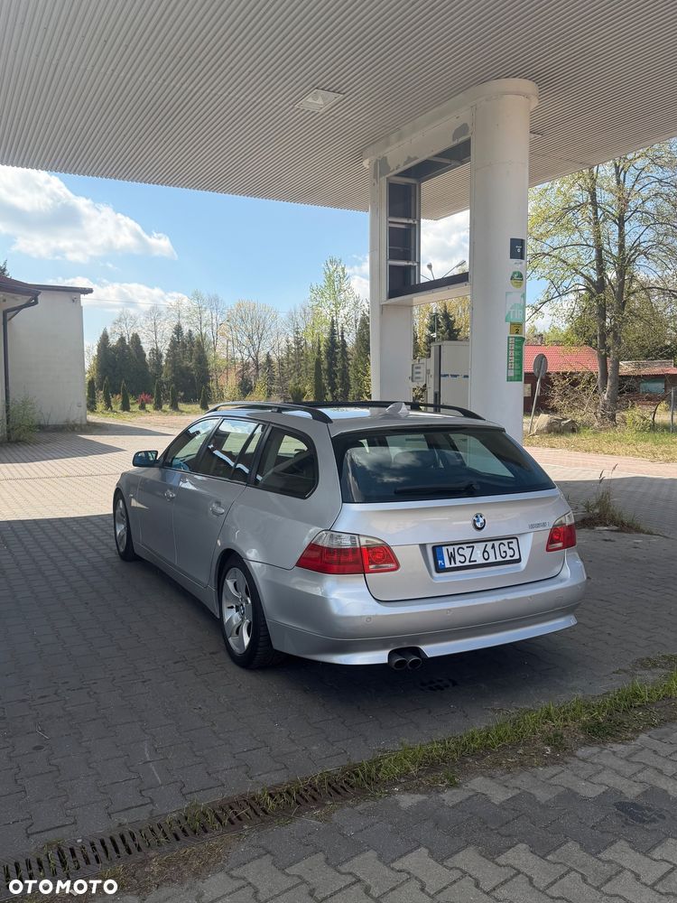 BMW Seria 5 525i - 4