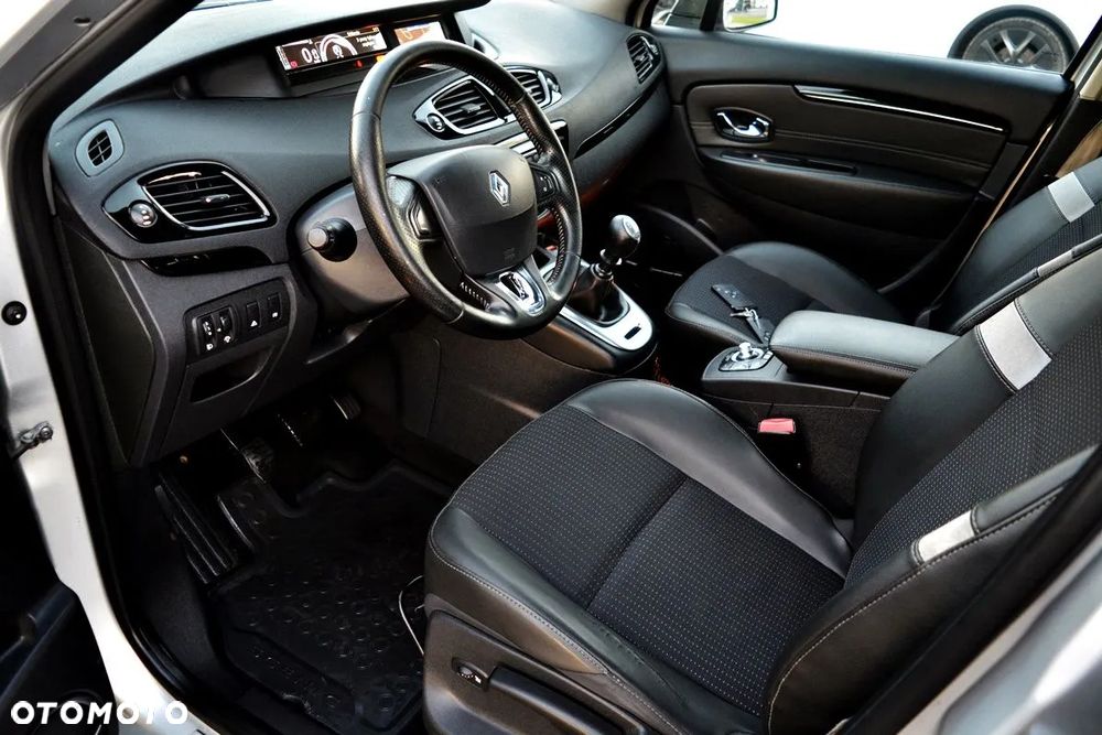 Renault Scenic 1.6 dCi Energy Bose Edition S&S - 11