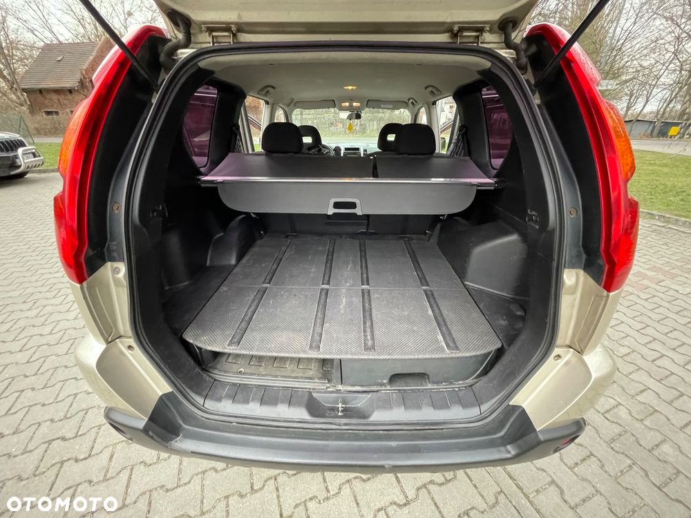 Nissan X-Trail 2.0 dCi 4x4 DPF Automatik SE - 19