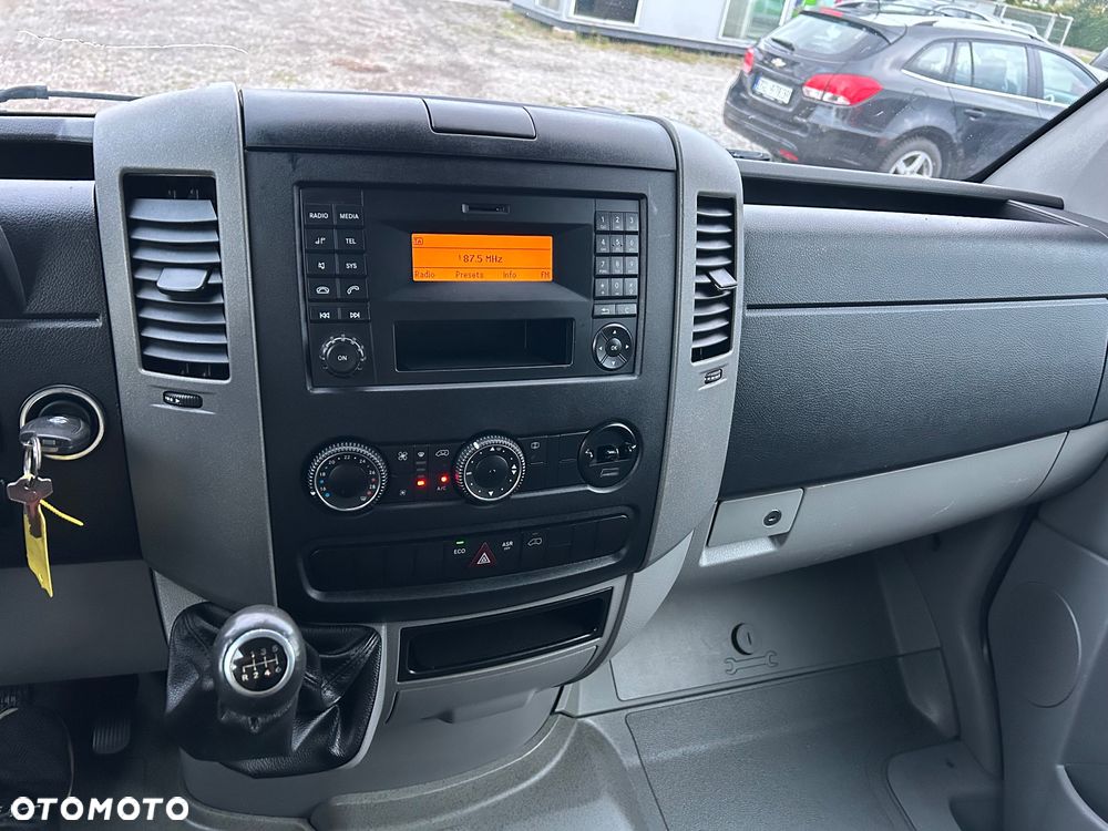 Mercedes-Benz Sprinter - 15