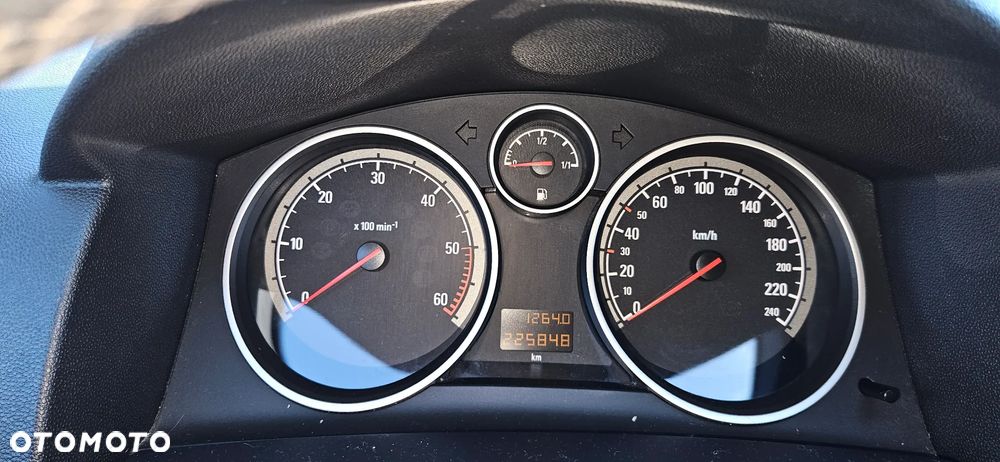 Opel Astra GTC 1.9 CDTI Cosmo - 21