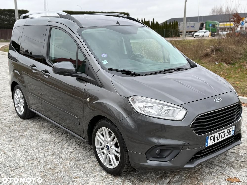 Ford Tourneo Courier 1.0 EcoBoost S&S Titanium - 4