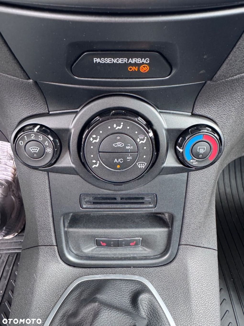 Ford Fiesta - 24