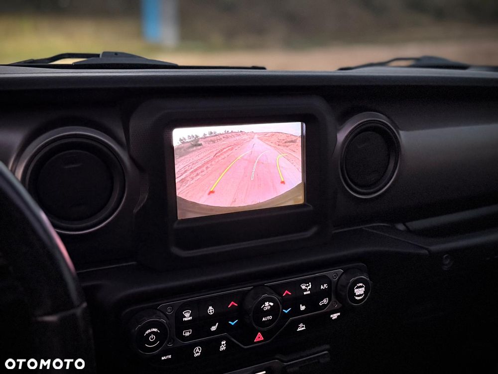 Jeep Wrangler - 26