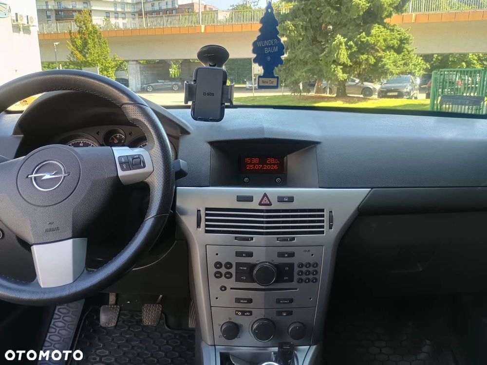 Opel Astra 1.6 Essentia - 9
