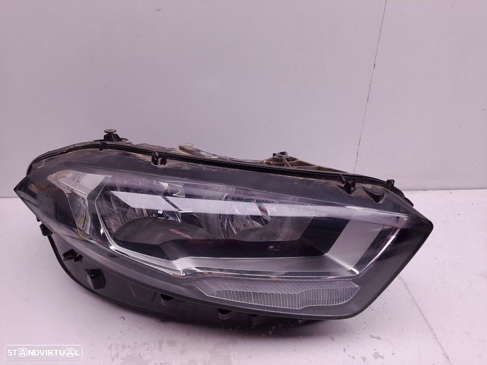 Ótica / farol direita MERCEDES-BENZ Classe A (W177) - 1