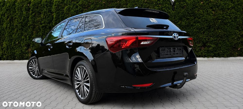 Toyota Avensis Touring Sports 1.8 Executive - 4