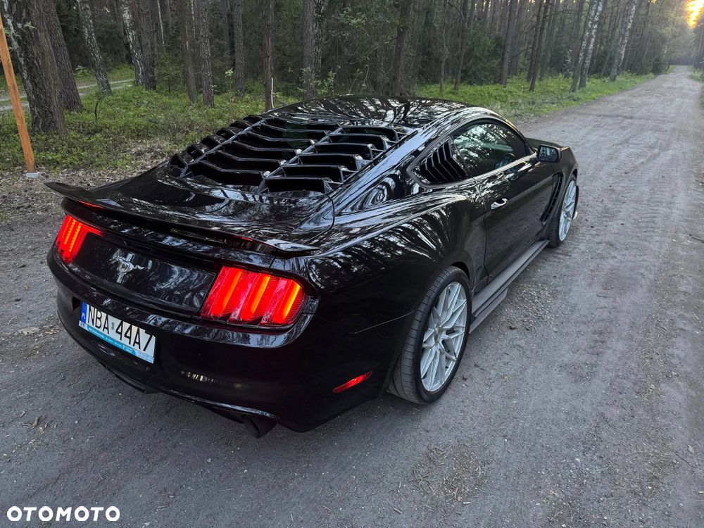 Ford Mustang - 32