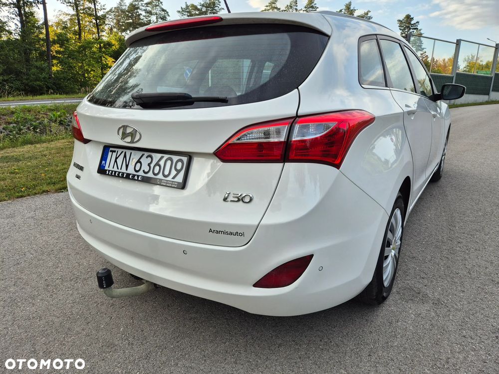 Hyundai i30 blue Kombi 1.6 CRDi Trend - 2