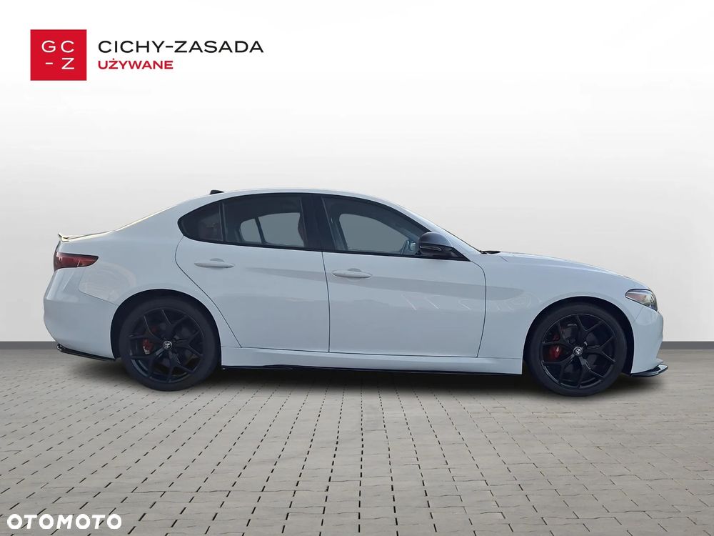 Alfa Romeo Giulia 2.0 Turbo 16V AT8-Q4 Ti - 6