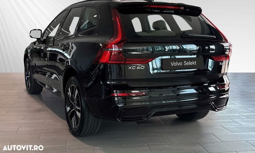 VOLVO XC60 2025 — imagine 5