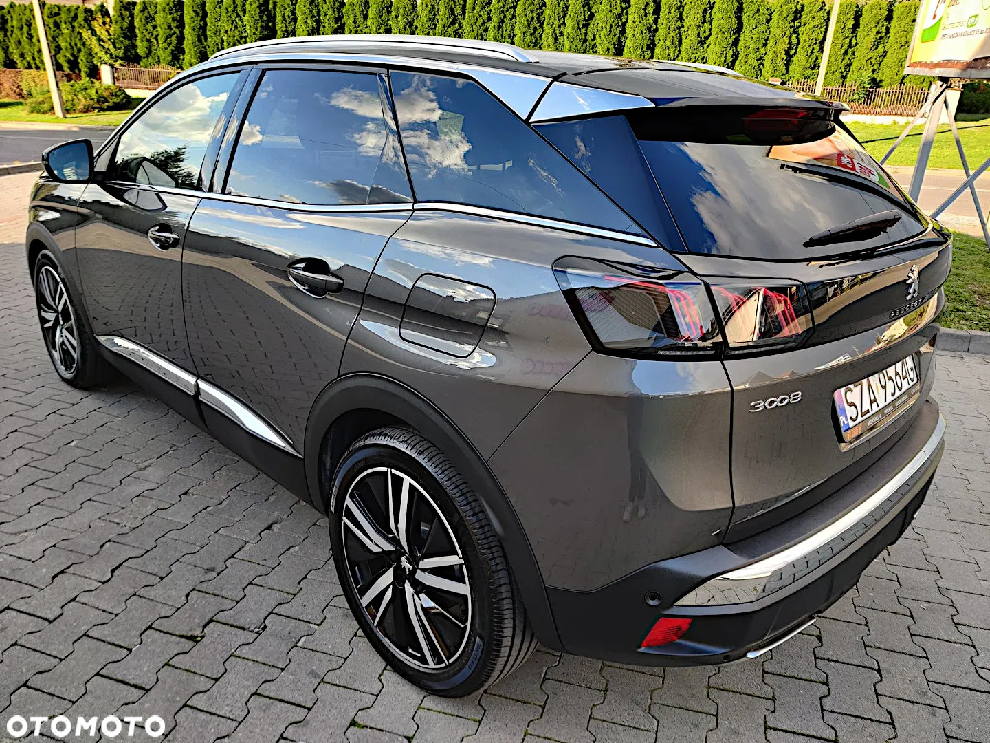 Peugeot 3008 Hybrid 225 e-EAT8 GT Pack - 11