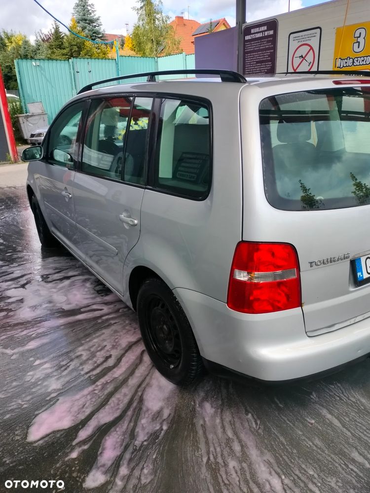 Volkswagen Touran 1.6 Basis - 3