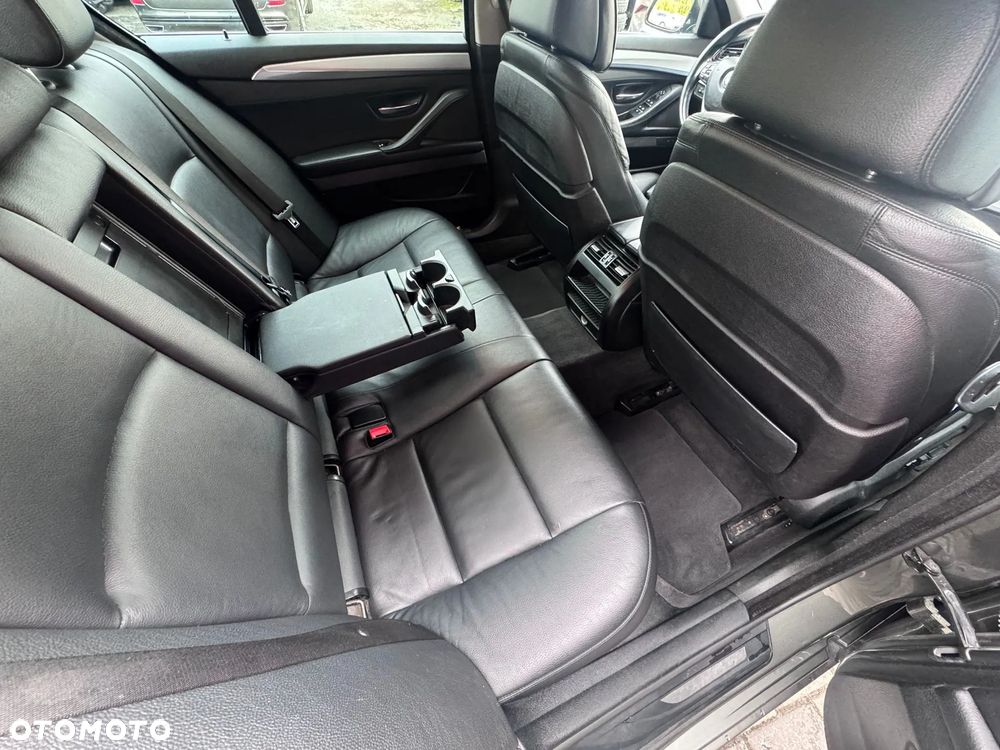 BMW Seria 5 520d xDrive Luxury Line - 7