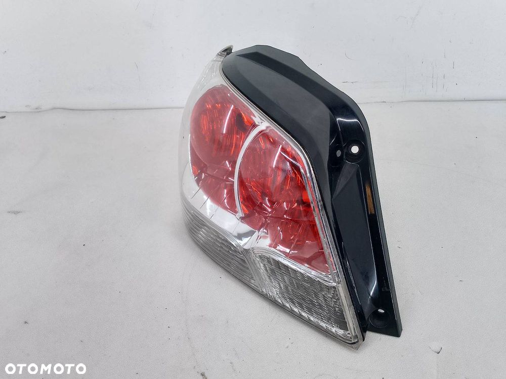LAMPA TYLNA LEWA MITSUBISHI OUTLANDER I ( 01-06 ) 220-87581 - 4
