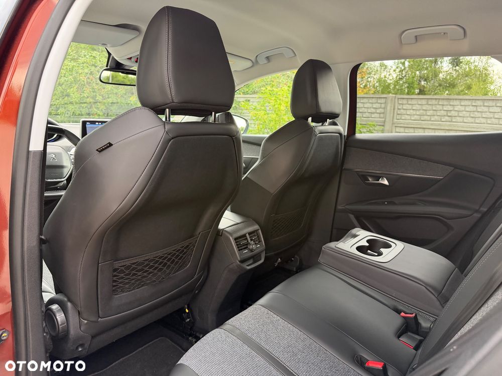 Peugeot 3008 1.2 PureTech Allure S&S - 32