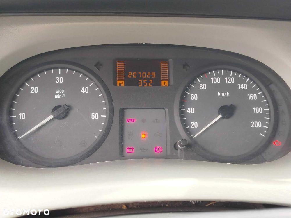 Opel Vivaro - 8