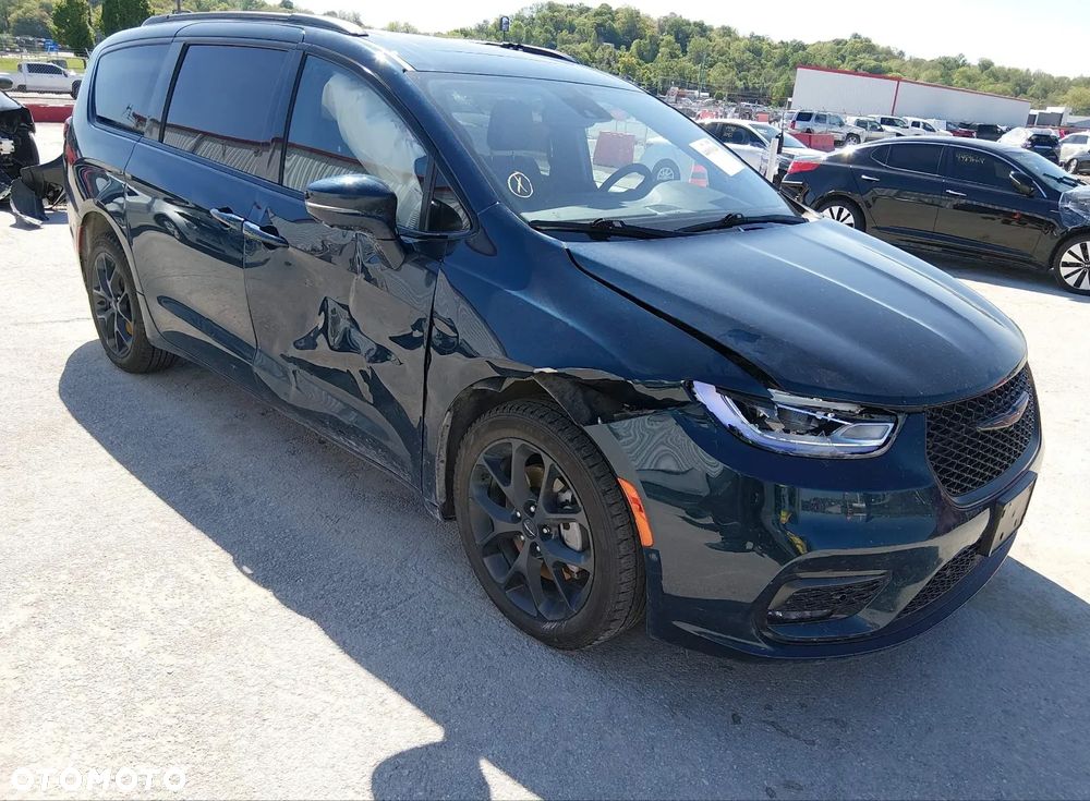 Chrysler Pacifica - 8