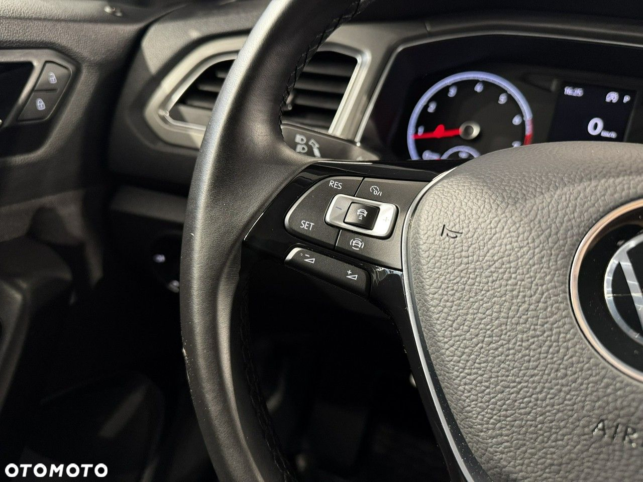 Volkswagen T-Roc - 21
