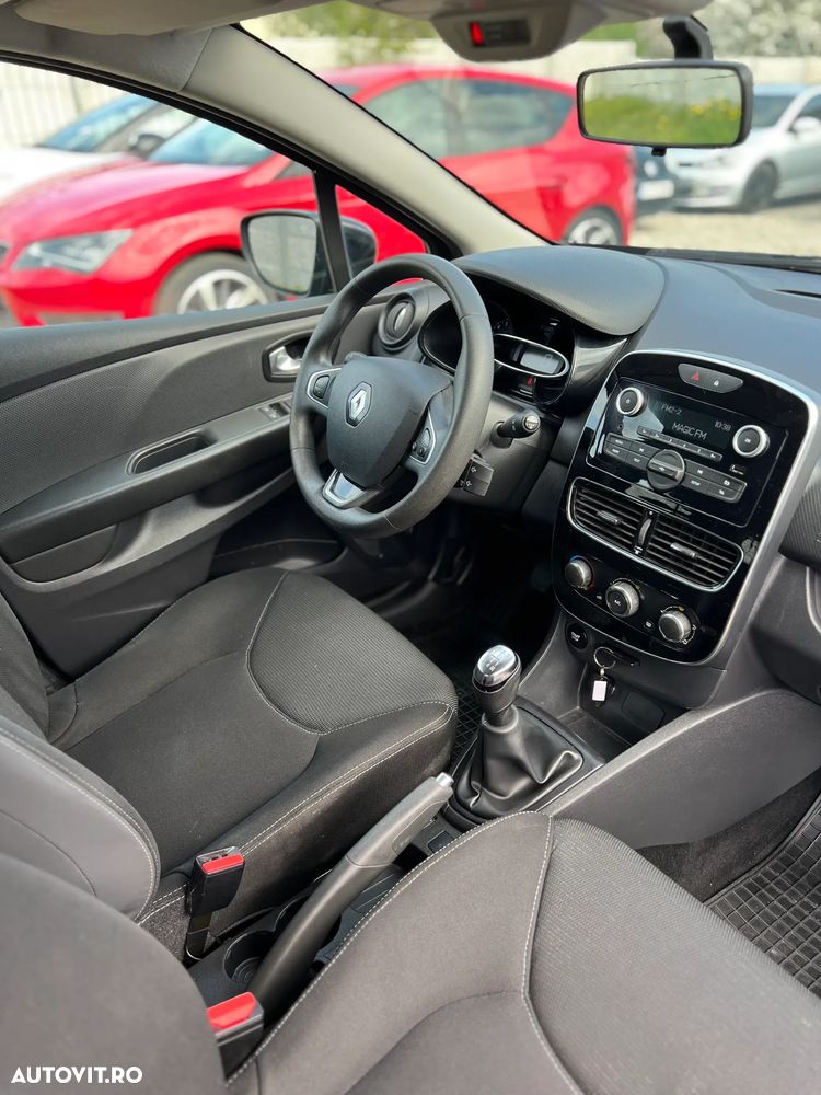 Renault Clio 1.2 16V 75 Life - 10