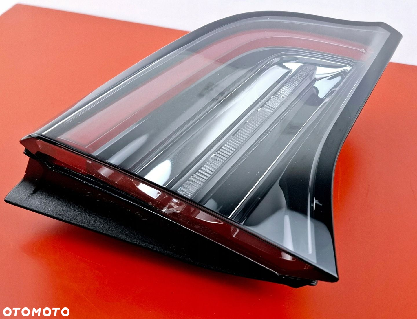 TESLA Model 3 / Y LAMPA Tylna Lewa w klapę 1502088-00-B - 2