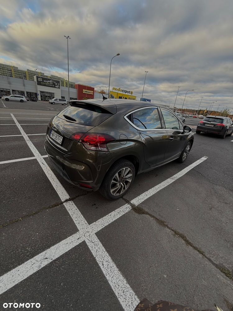 Citroën DS4 1.6 e-HDi SoChic MCP - 9