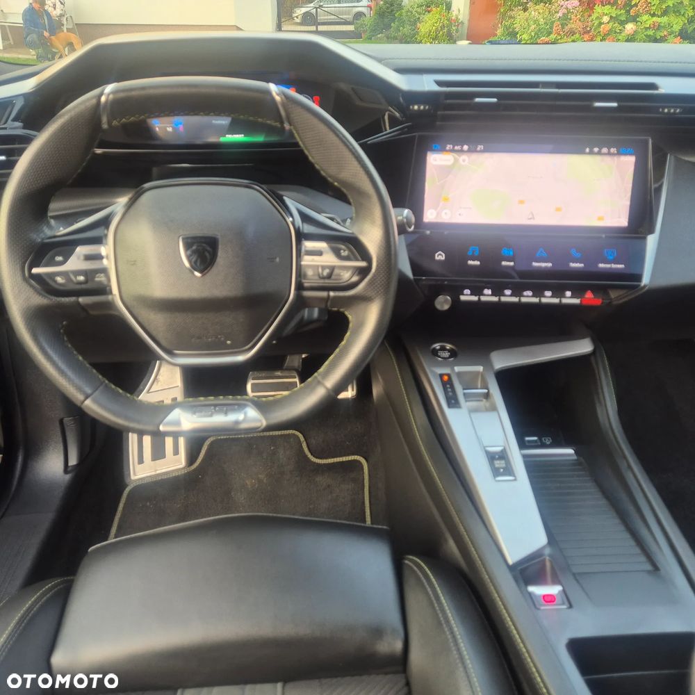 Peugeot 408 - 21