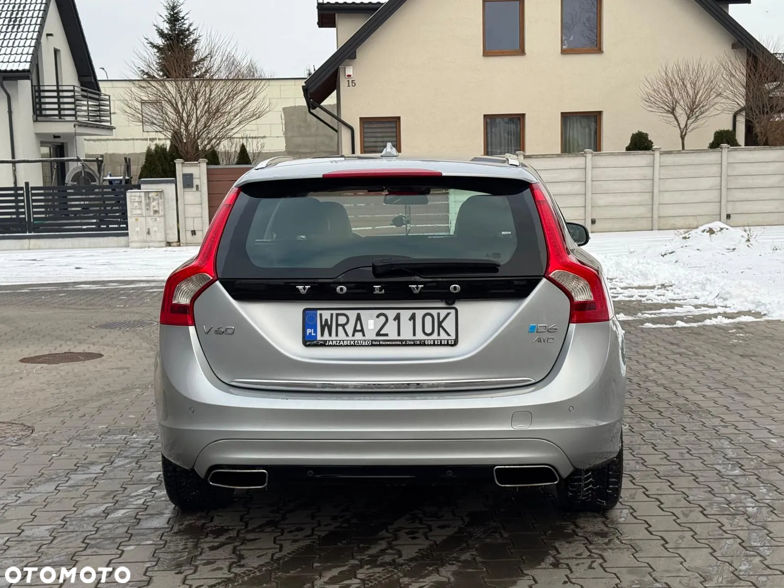 Volvo V60 D6 AWD Plug-in Hybrid R-Design Summum - 5