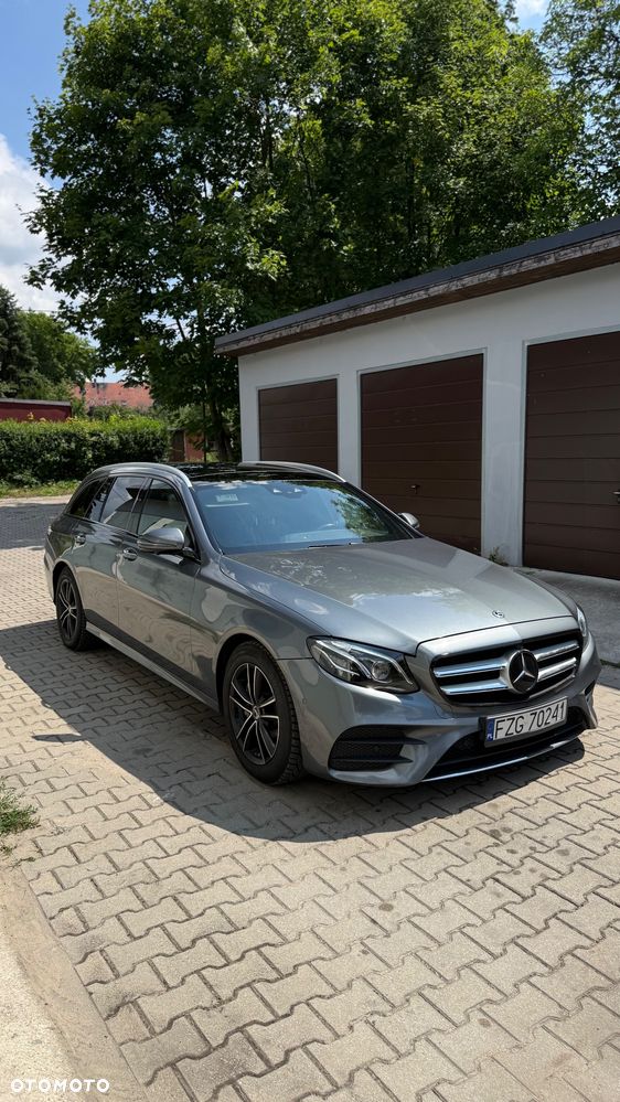 Mercedes-Benz Klasa E 220 d 4Matic 9G-TRONIC AMG Line - 5