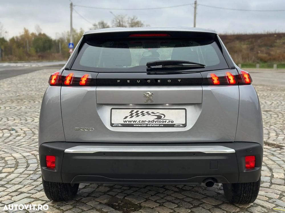 Peugeot 2008 1.2 L PureTech STT Allure - 12