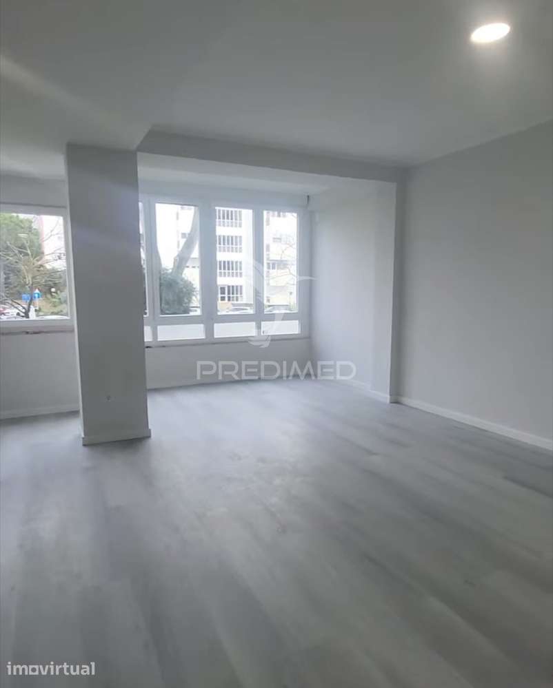 Apartamento T2 em Oeiras – Com Varanda, Arrecadação e Excelente Loc... - Grande imagem: 4/40