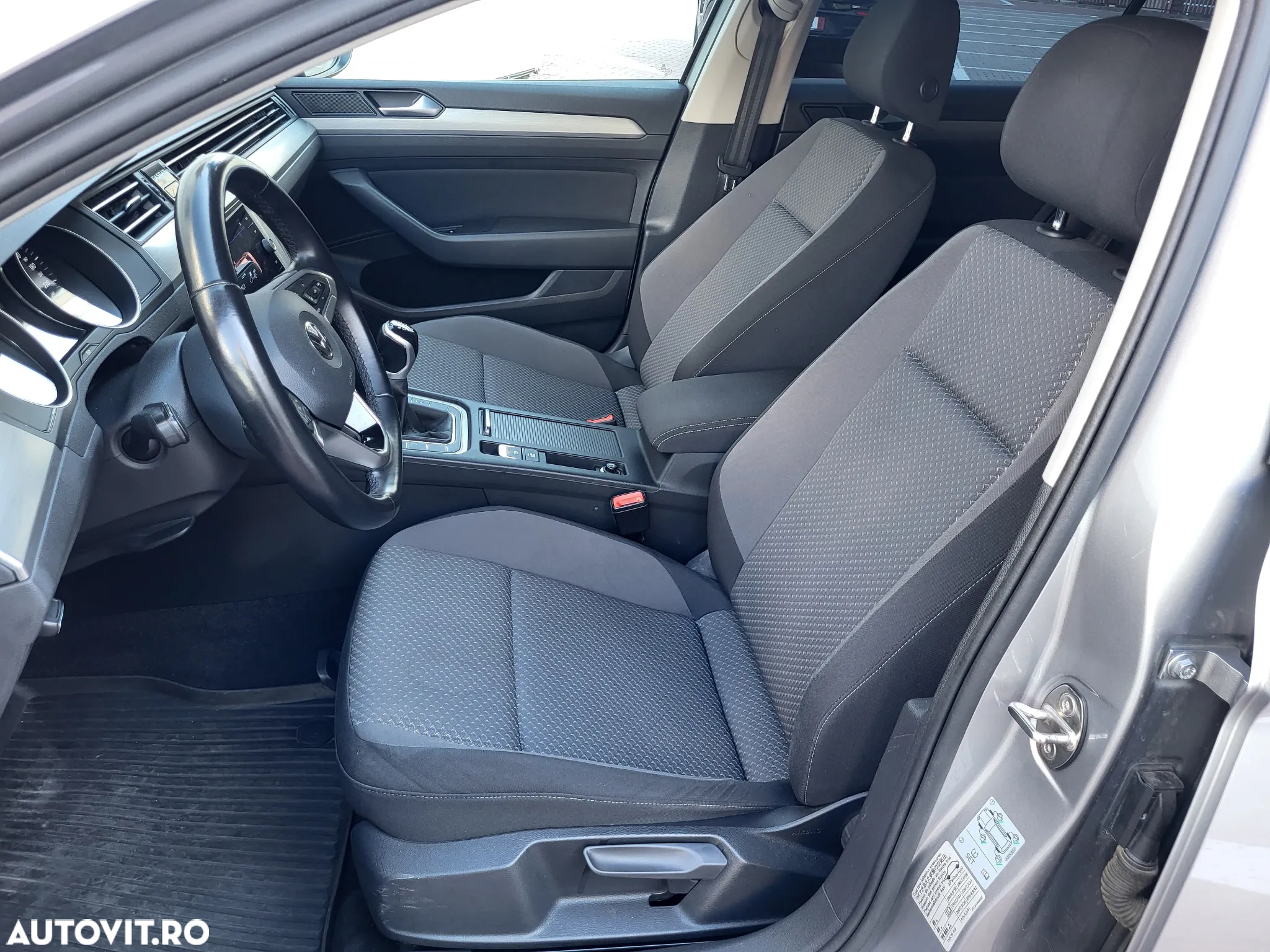 Volkswagen Passat 2.0 TDI Advance - 15