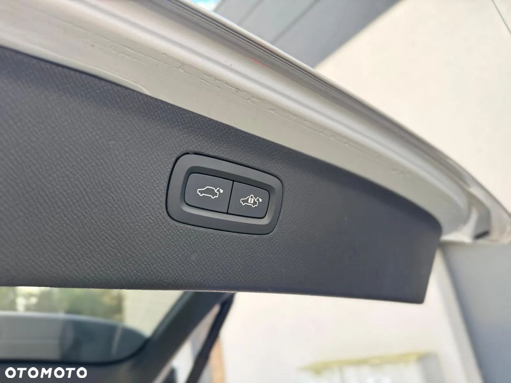 Volvo XC 90 - 31