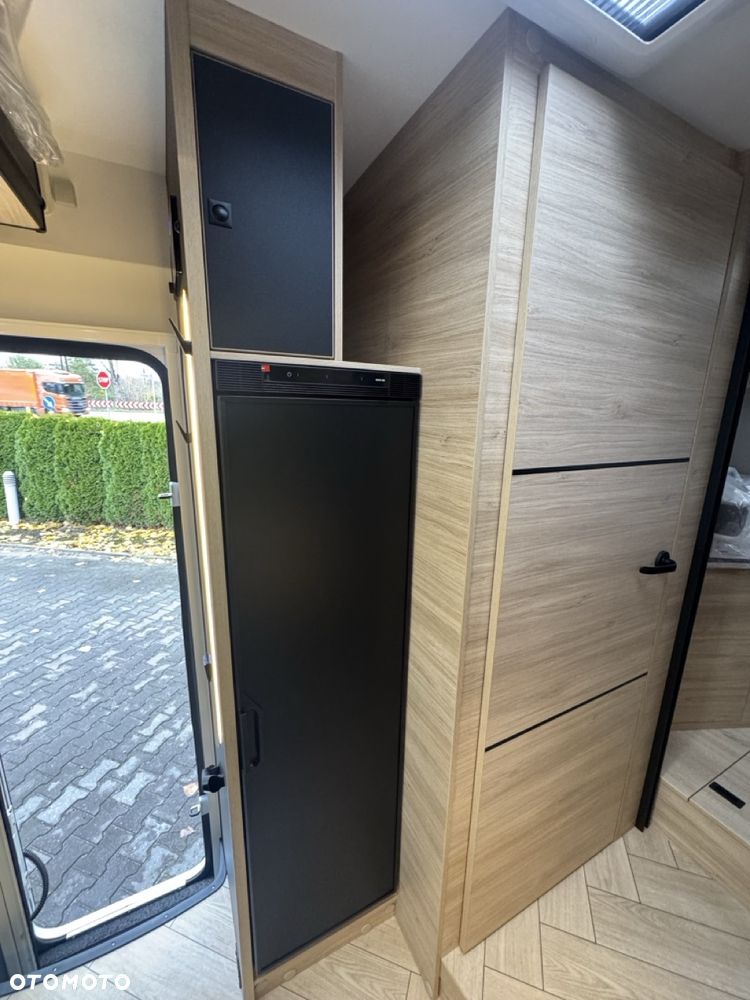 Ford Chausson 797 Titanium Ultimate - 25