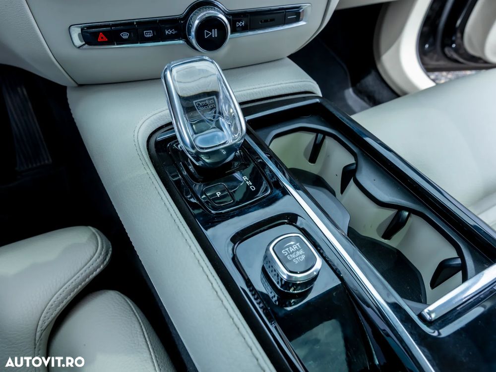 Volvo V60 T6 AWD Recharge Geartronic Inscription - 25