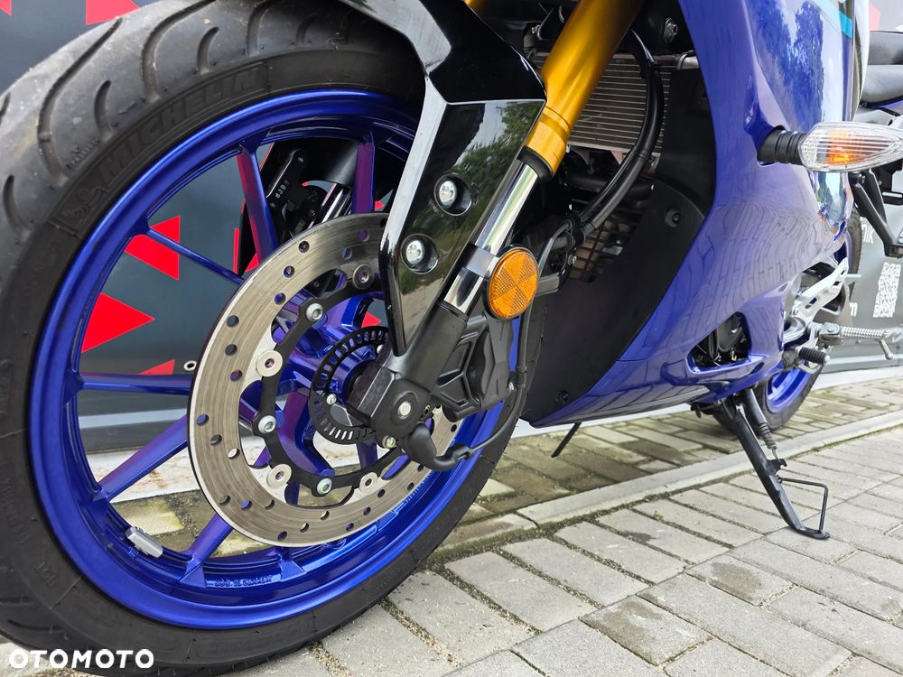 Yamaha YZF - 29