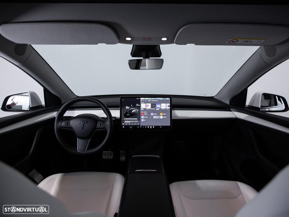 Tesla Model Y Performance Dual Motor AWD - 7