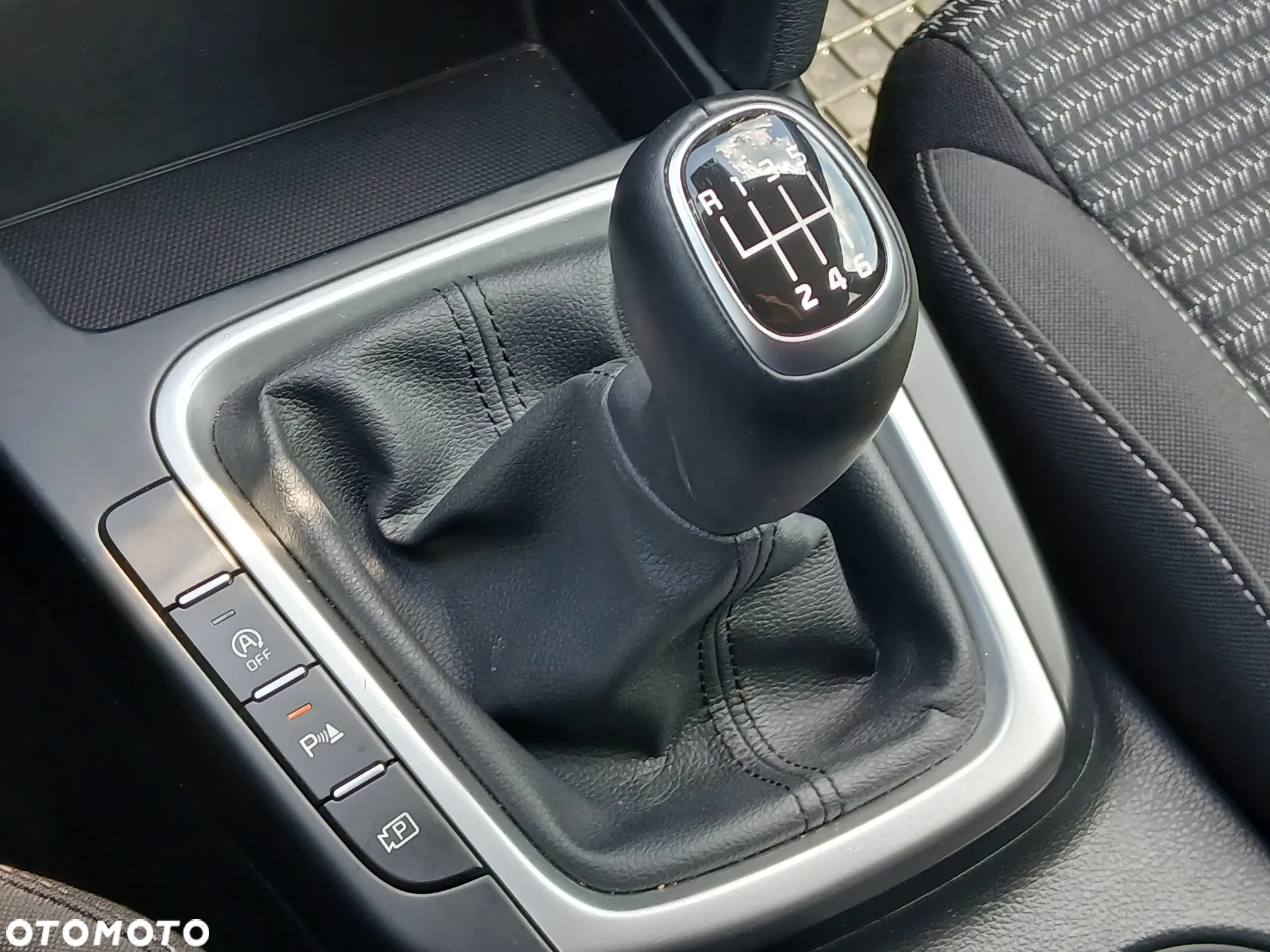 Kia XCeed 1.5 T-GDI M - 11