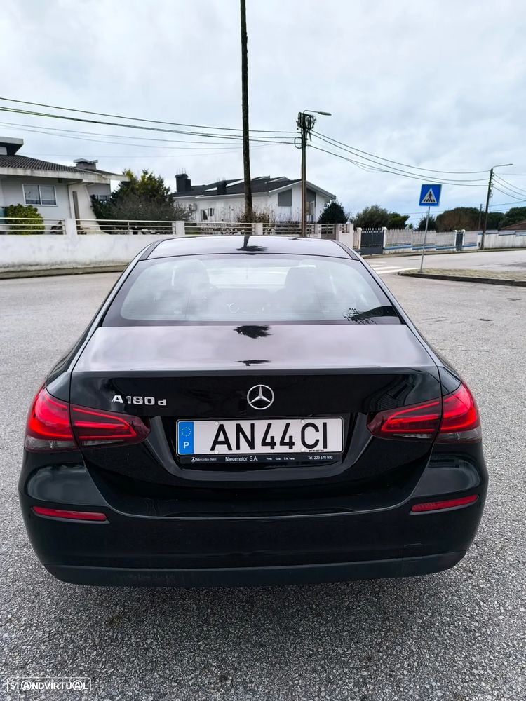 Mercedes-Benz A 180 Limousine d Progressive - 11