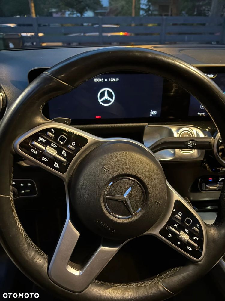Mercedes-Benz GLB 250 4-Matic AMG Line 8G-DCT - 19