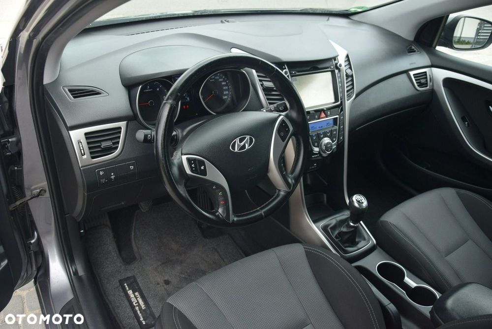 Hyundai i30 1.6 CRDi Fifa World Cup Edition - 31