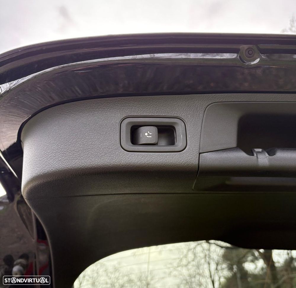 Mercedes-Benz GLA 250 e AMG Line - 13