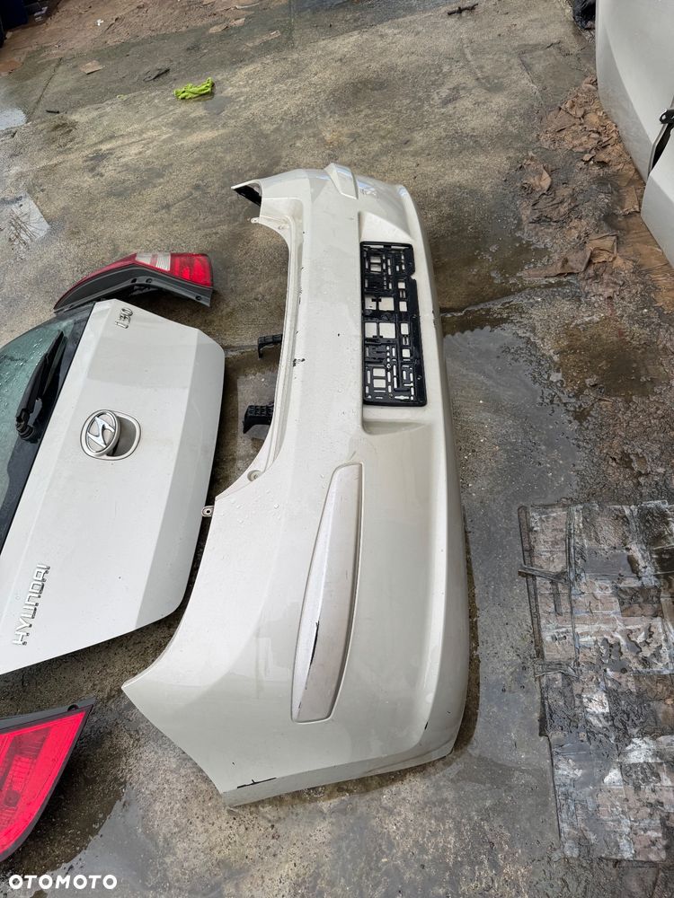 Hyundai i30 kod lakieru QU hatchback błotnik prawy lewy przedni przód drzwi prawe lewe przednie tylne srebrne szare lampa prawa lewa przednia przód soczewka maska pas przedni wąż klimy klapa tył tylnia klapa bagażnika lampy tylnie belka tył zderzak tył tylni - 15