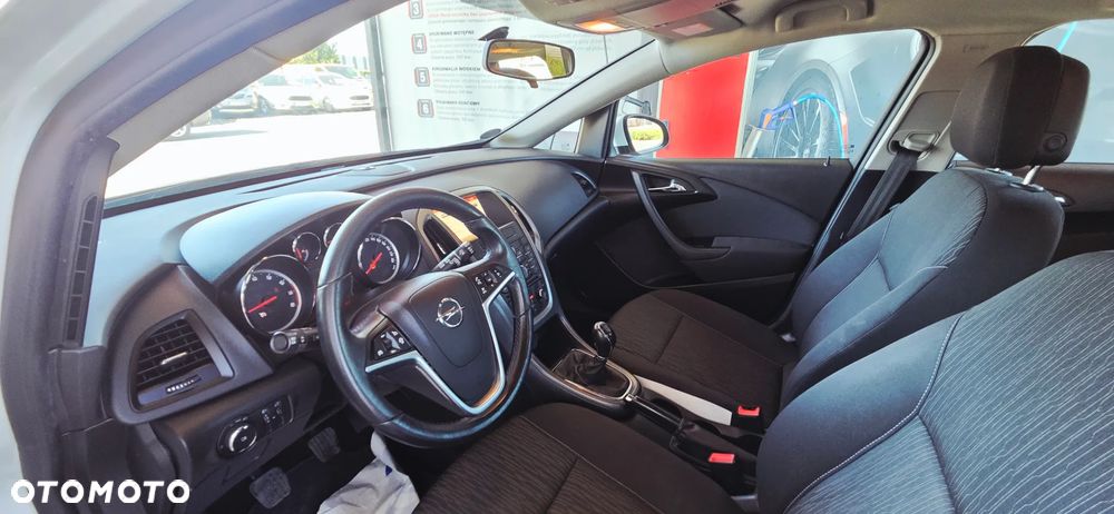 Opel Astra 1.6 Sports Tourer Design Edition - 28