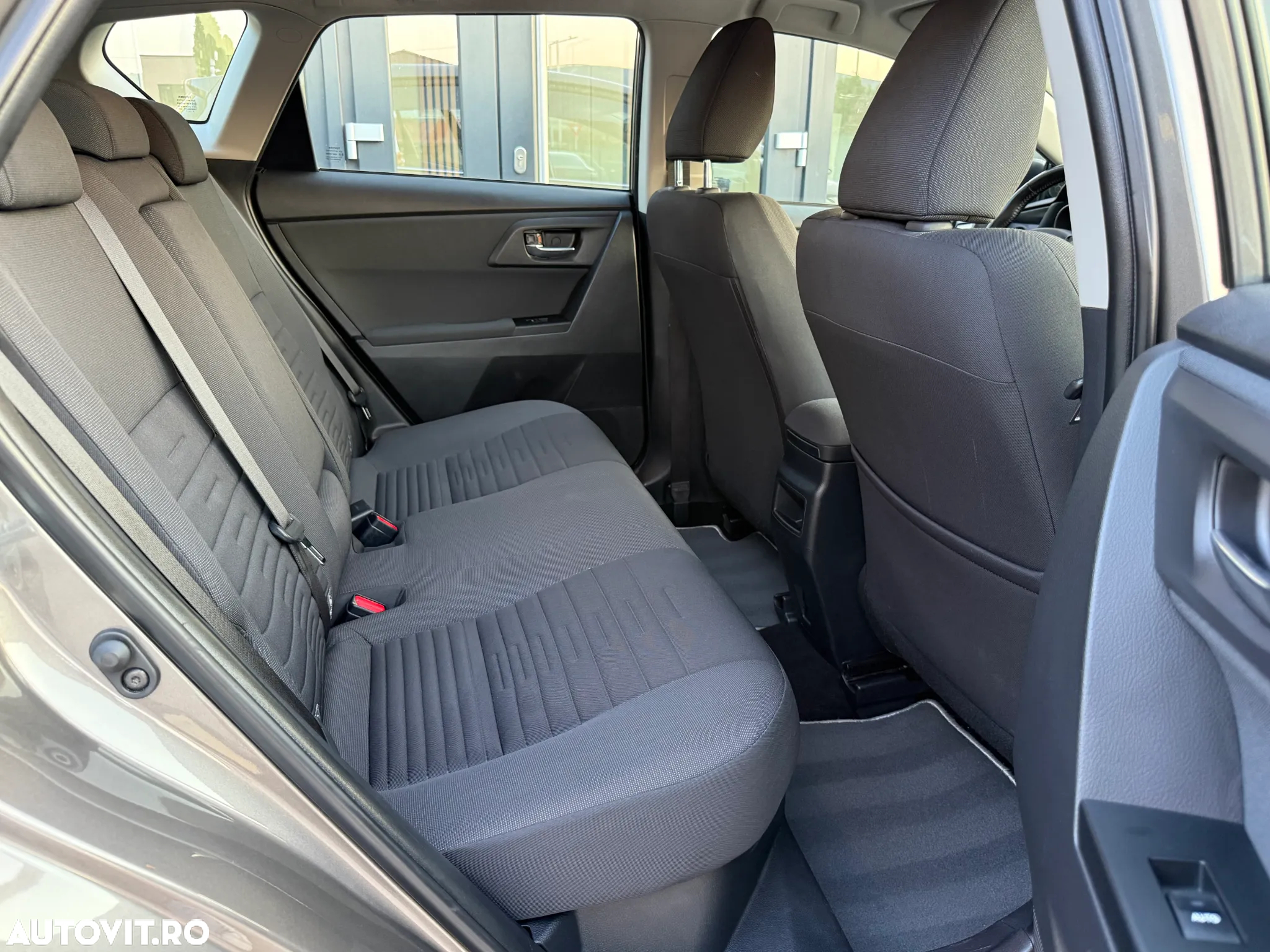 Toyota Auris 1.8 VVT-i Hybrid Automatik Comfort - 11