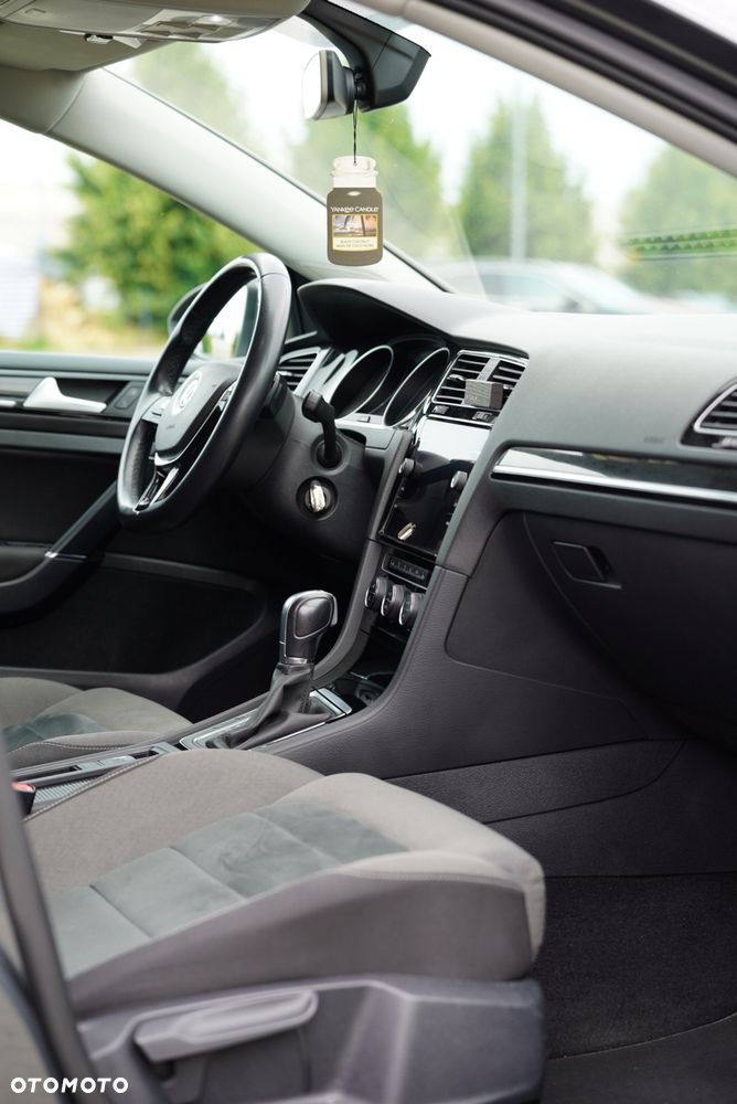 Volkswagen Golf 1.5 TSI BMT Comfortline DSG - 16