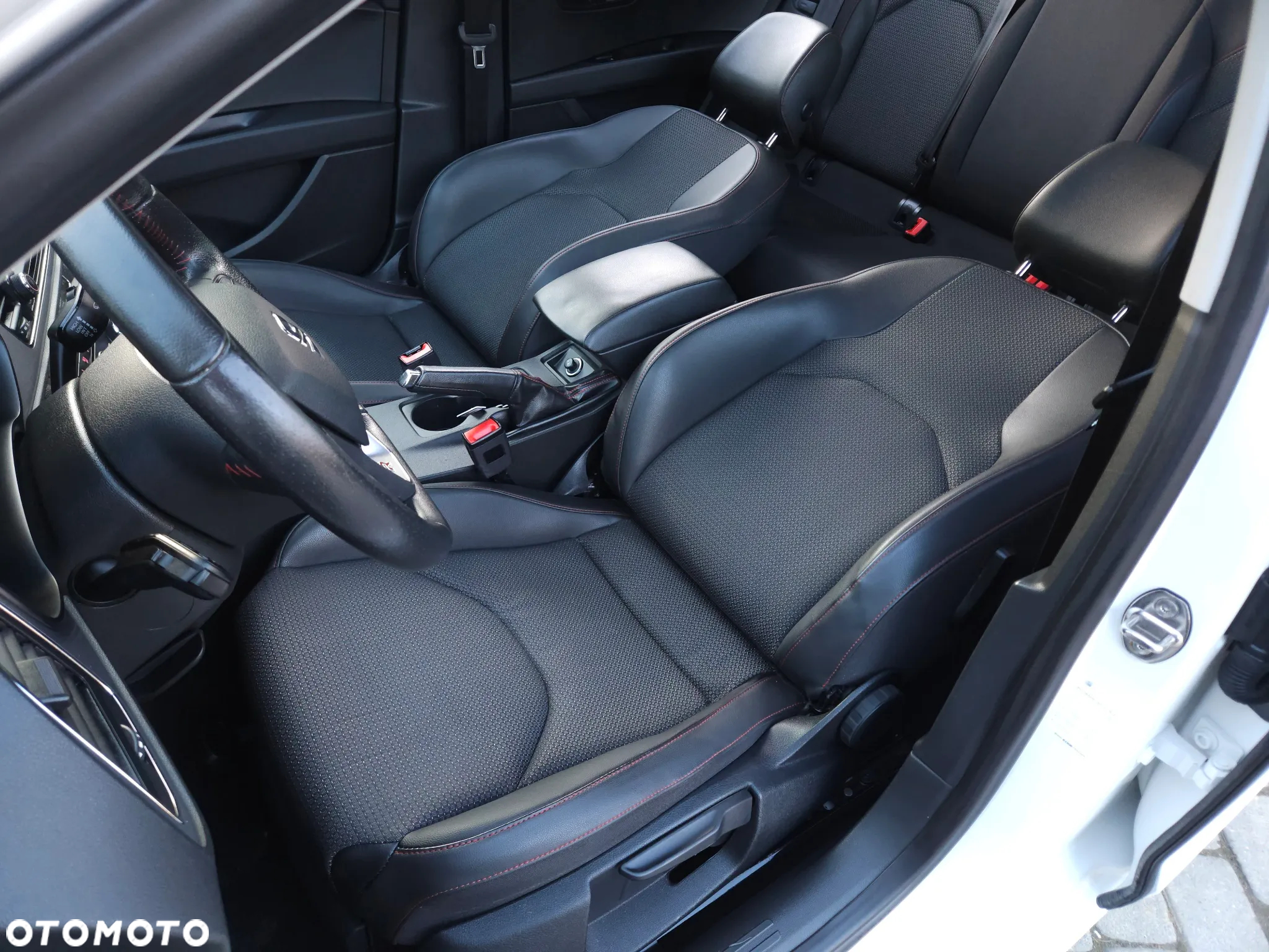 Seat Leon 2.0 TDI DPF FR Black Matt Edition - 35